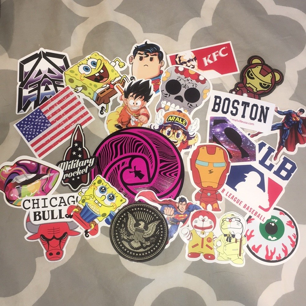 8 mystery stickers 👻